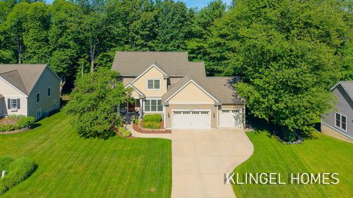 16373 W Willow Dr, Spring Lake, MI, 49456-1070 | Card Image