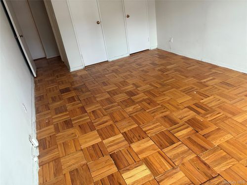 apt-1h-560 W Broadway, Long Beach, NY, 11561-3005 | Card Image