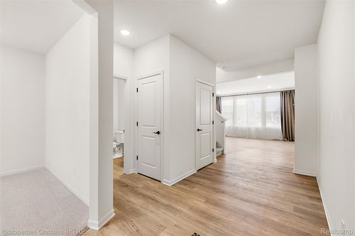 2436 Parkhurst Dr, White Lake, MI, 48386 | Card Image