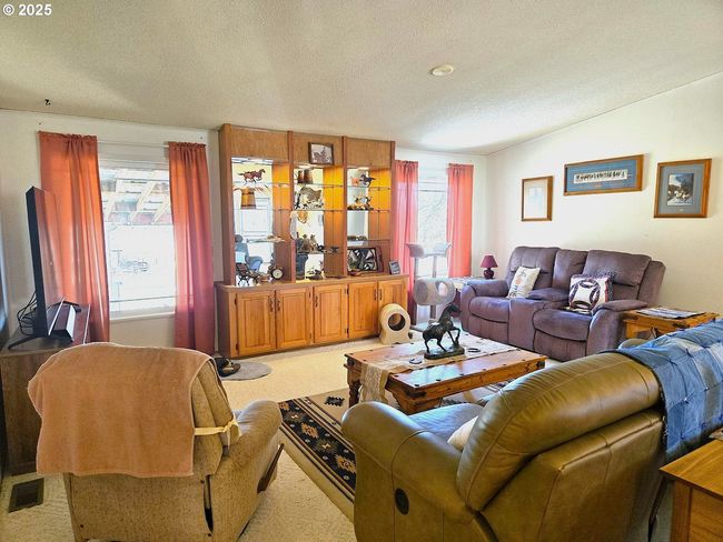 401 Main St, House other with 3 bedrooms, 2 bathrooms and 1 parking in Unity OR | Image 9