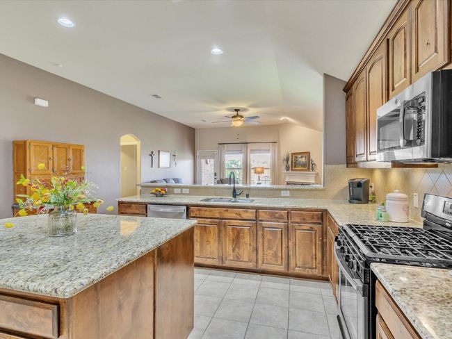 8645 Running River Ln, House other with 3 bedrooms, 2 bathrooms and null parking in Fort Worth TX | Image 15