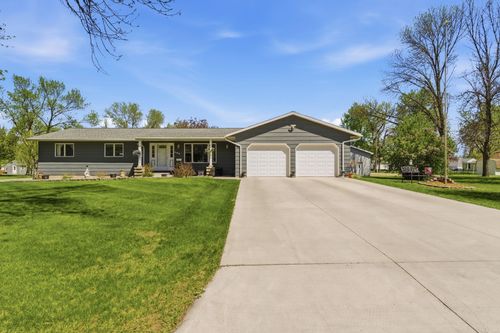 608 E Ash Ave, Olivia, MN, 56277-1566 | Card Image