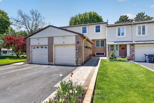 18 Scotney Grove, Scarborough, ON, M1B2S4 | Card Image
