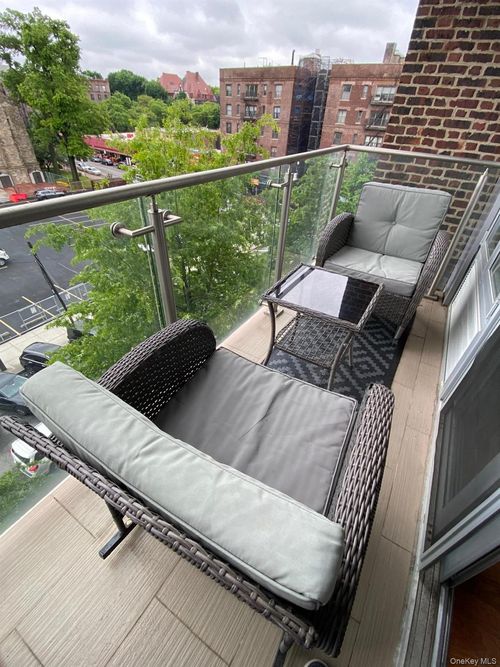 5b-109-15 72nd Rd, Forest Hills, NY, 11375-5351 | Card Image