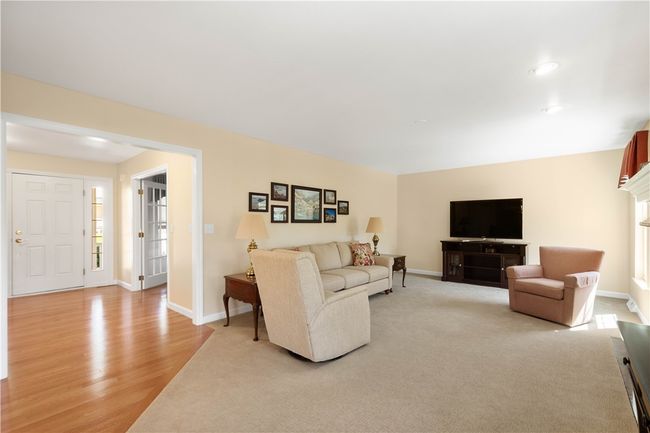 141 Richard Dr, House other with 4 bedrooms, 3 bathrooms and 2 parking in Glenshaw PA | Image 17