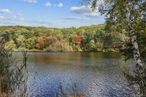 76 Byram Ridge Rd, Armonk, NY, 10504-1210 | Card Image