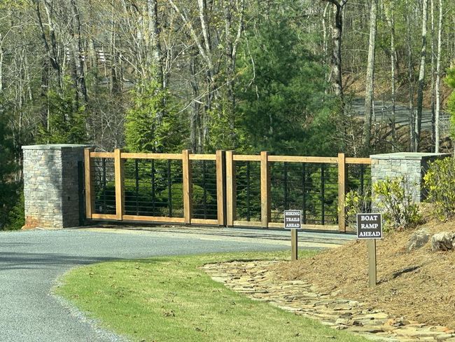 497 Jakes Landing Way S, Home with 3 bedrooms, 3 bathrooms and null parking in Ellijay GA | Image 56