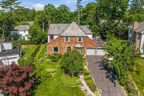 36 Strathmore Rd, Great Neck, NY, 11023-1036 | Card Image