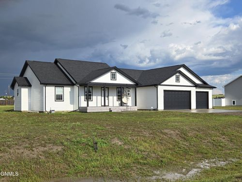 5482 Fresh Water Ln, Williston, ND, 58801-9289 | Card Image