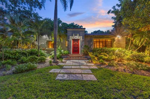 492 Ne 55th St, Miami, FL, 33137-3004 | Card Image