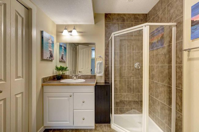 76 Somerside Grove Sw, House other with 3 bedrooms, 4 bathrooms and 4 parking in Calgary AB | Image 26
