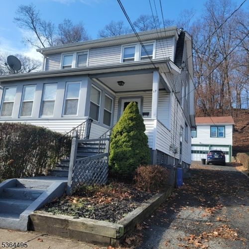 17 Budd St, Morristown, NJ, 07960-5075 | Card Image