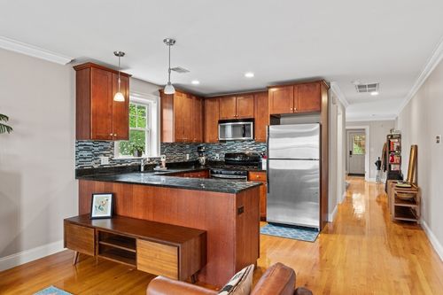 ph-7 Fox St, Boston, MA, 02122 | Card Image