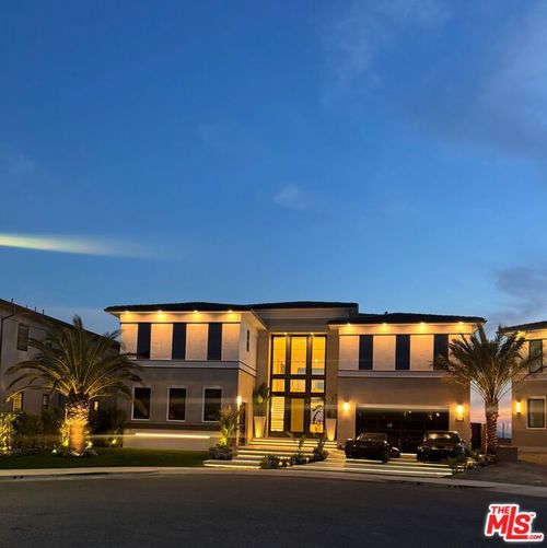 11852 W Tudor Ct, Porter Ranch, CA, 91326-4985 | Card Image