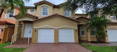 8377 Nw 113th Pl, House other with 4 bedrooms, 2 bathrooms and null parking in Doral FL | Image 1