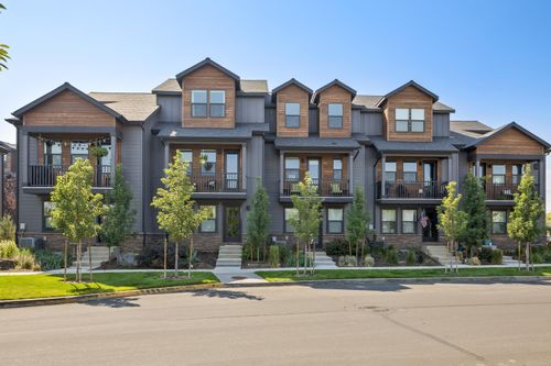 20551 Gloucester Ln, Bend, OR, 97701-7042 | Card Image