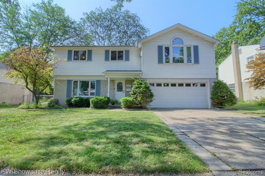 Parkhurst St, Livonia, MI 48154