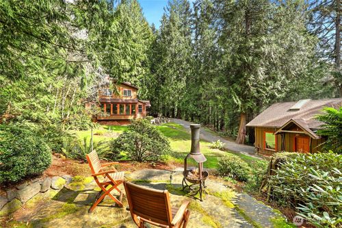 7400 Island Center Rd Ne, Bainbridge Island, WA, 98110-2688 | Card Image