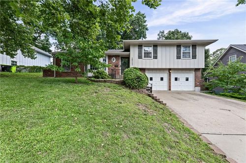 10112 65th St, Shawnee, KS, 66203-3604 | Card Image