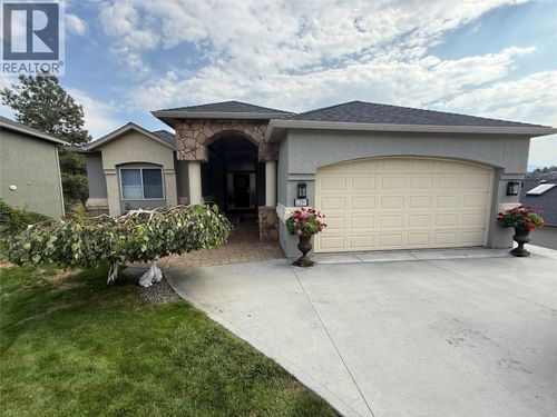 2201 Lillooet Crescent, Kelowna, BC, V1V1W3 | Card Image