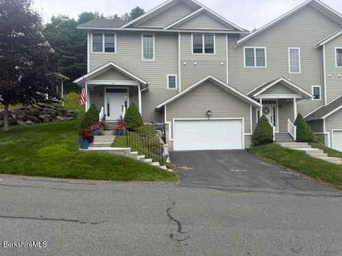 36-36 Alpine Trl, Pittsfield, MA, 01201-8844 | Card Image