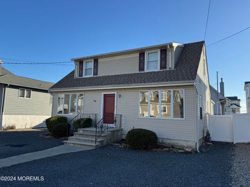 7 Point Road, Toms River, NJ, 08753 | Card Image