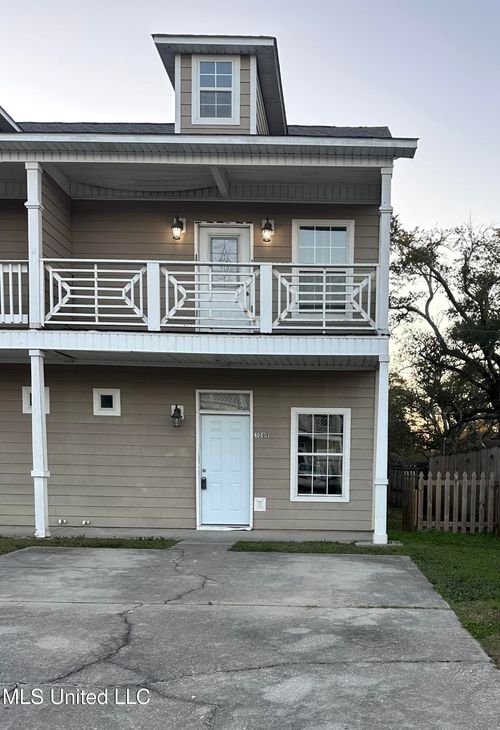 1309 Foxwood Pl, Gulfport, MS, 39507-3871 | Card Image
