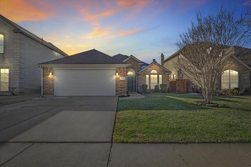 8116 Trinity Vista Trl, Hurst, TX, 76053-7459 | Card Image