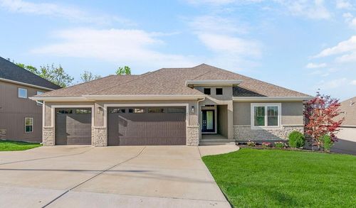9831 Nw Promenade Dr, Parkville, MO, 64152-6801 | Card Image