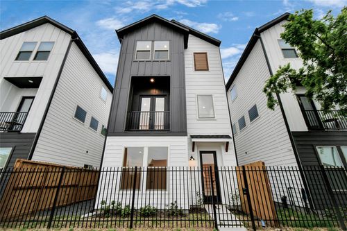 4541 Old Yale St, Houston, TX, 77018-3313 | Card Image