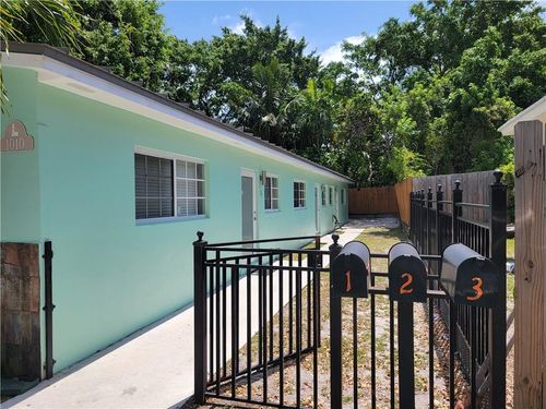 1010 Nw 3rd Ave, Hallandale Beach, FL, 33009-2346 | Card Image