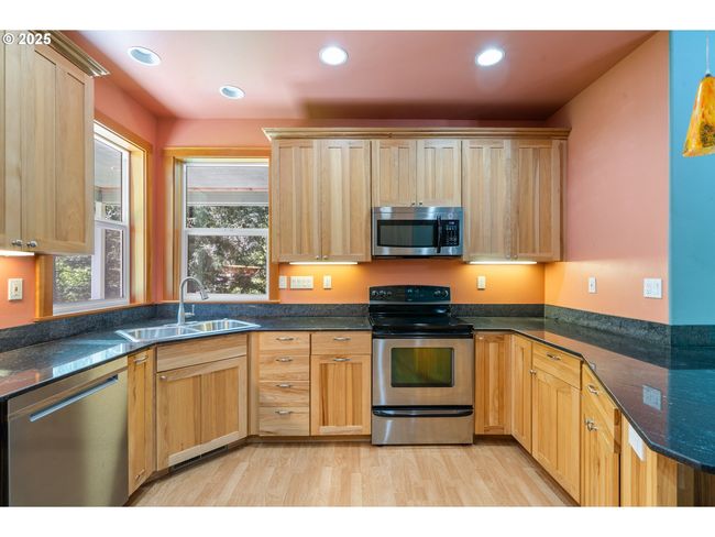 25100 Foss Rd, House other with 4 bedrooms, 3 bathrooms and 1 parking in Nehalem OR | Image 12