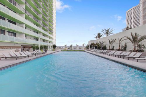 apt-17g-1756 N Bayshore Dr, Miami, FL, 33132-1147 | Card Image