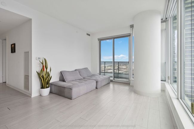 4502 - 5 Buttermill Ave, Condo with 3 bedrooms, 2 bathrooms and null parking in Vaughan ON | Image 6