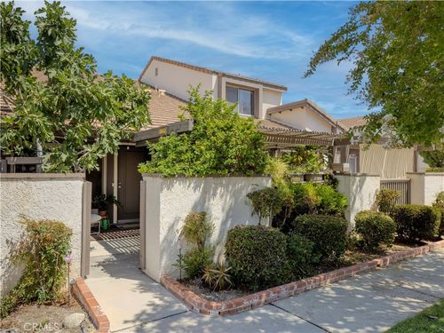25786 Vista Fairways Dr, Valencia, CA, 91355-2817 | Card Image