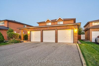 7 Hampstead Crt, House other with 4 bedrooms, 4 bathrooms and 12 parking in Markham ON | Image 3