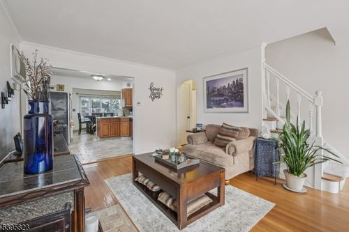 52 Noel Dr, North Arlington, NJ, 07031-5322 | Card Image