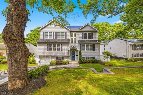 46 Edgemere Rd, Livingston, NJ, 07039-2807 | Card Image
