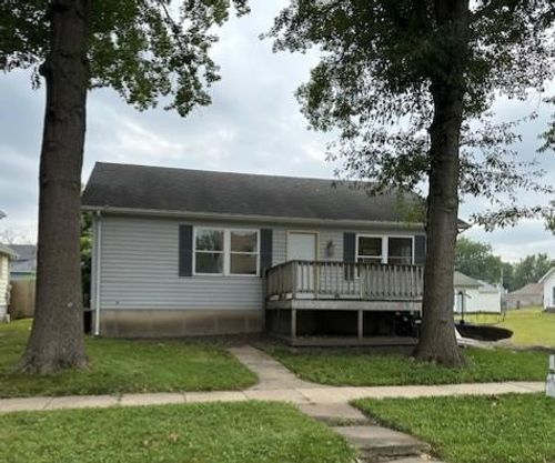 235 W Randolph St, Marengo, IA, 52301-1343 | Card Image