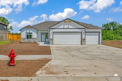 17296 Driftwood Bend, Wamego, KS, 66547 | Card Image