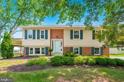 17125 Hoskinson Rd, POOLESVILLE, MD, 20837-2233 | Card Image