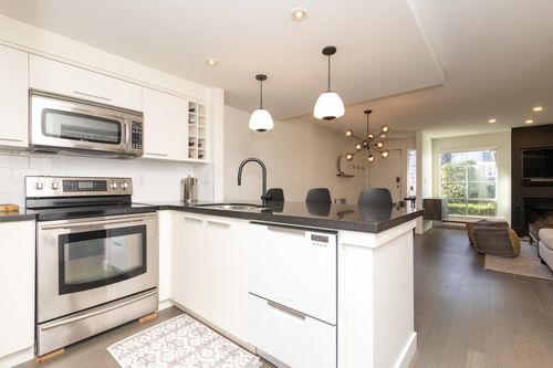 3062 Willow St, Vancouver, BC, V5Z3P3 | Card Image