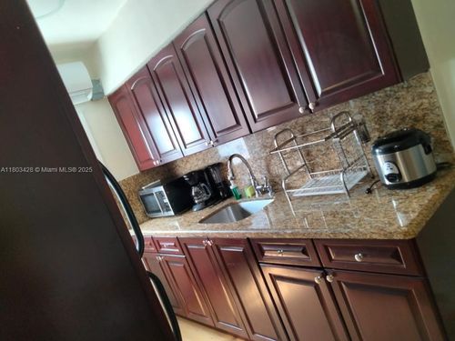 apt-302-4015 Indian Creek Dr, Miami Beach, FL, 33140-3747 | Card Image