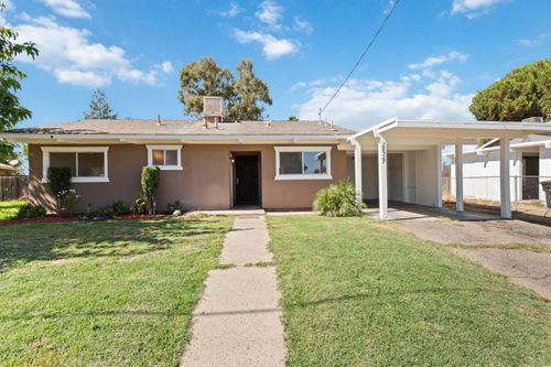 28527 Pacific Dr, Madera, CA, 93638-8034 | Card Image