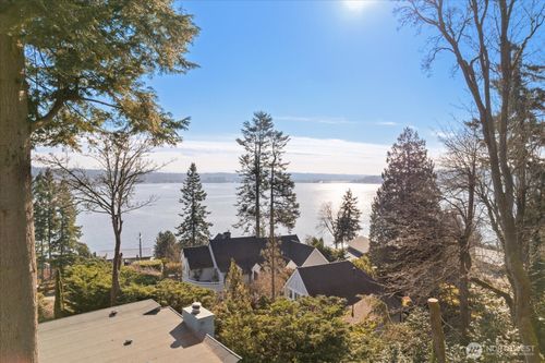 8526 E Mercer Way, Mercer Island, WA, 98040-5625 | Card Image