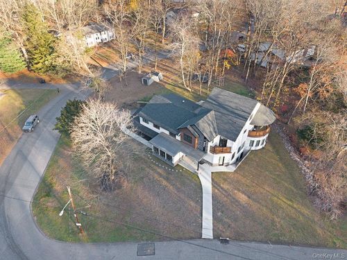 9 Wendover Ln, Suffern, NY, 10901-4008 | Card Image