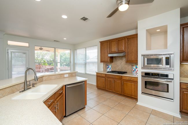 10615 Wind Walker, House other with 4 bedrooms, 4 bathrooms and null parking in Helotes TX | Image 35