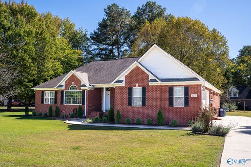 122 Whitfield Dr, Toney, AL, 35773-8986 | Card Image