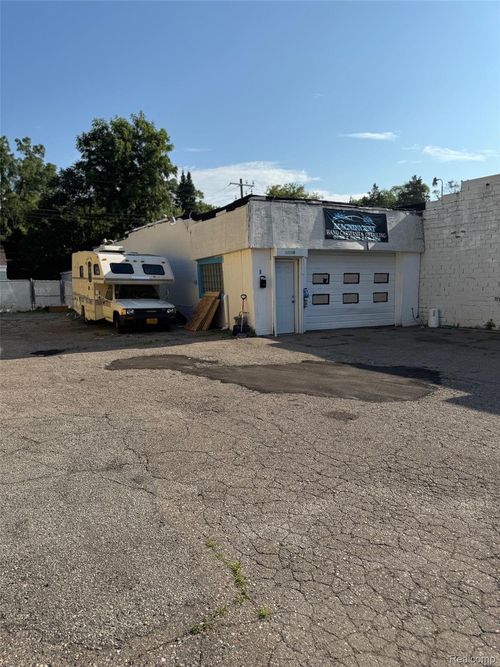 22234 Fenkell St, Detroit, MI, 48223-1535 | Card Image