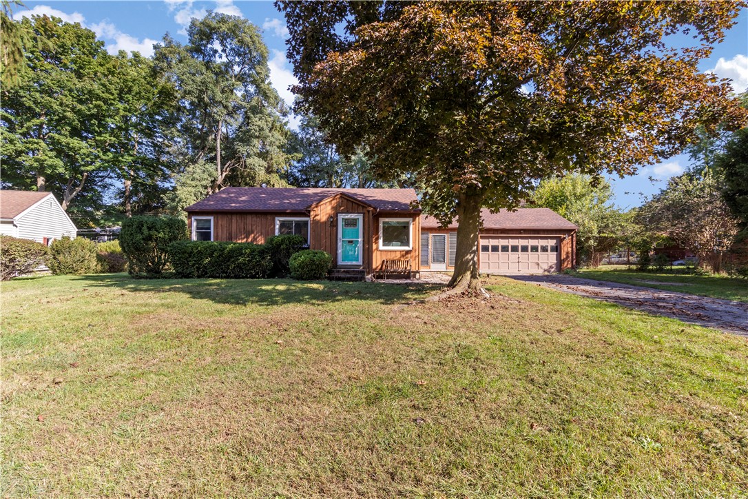 Colonial Dr, Webster, NY 14580